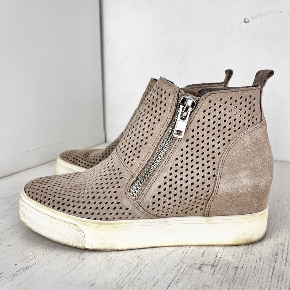 Steve Madden Wedgie sneaker tan suede ankle boot size 8